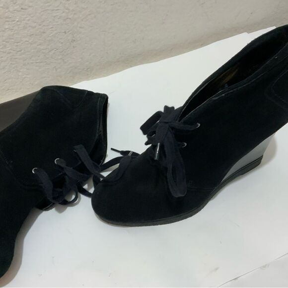 Tesori Black Wedge Marissa Bootie Suede Non Slip Rubber Sole Lace Up Boot Sz 8.5 - Picture 5 of 10